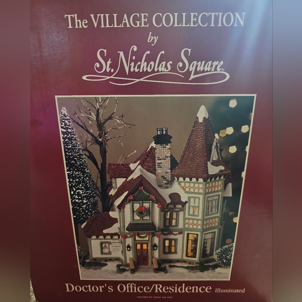 Vintage Dr's Office/Residence by St. Nicholas Square (Illuminated)
